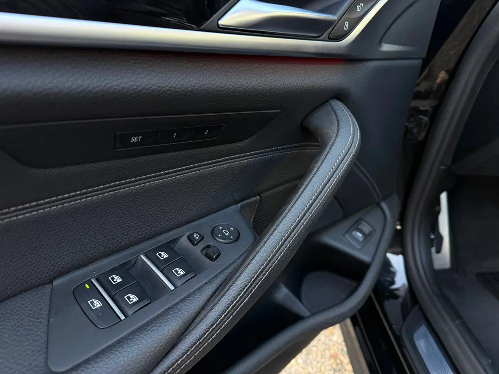 BMW 5-serie 530i HYBRID 2021 HIGH-EXE M-EDITION PANO uit 2021, foto 12