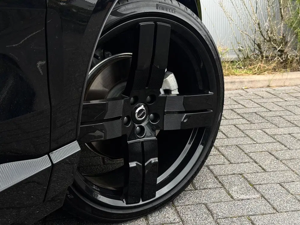 Volvo EX30 P5 Long Range Ultra Black Edition 69 kWh E uit 2026, foto 4