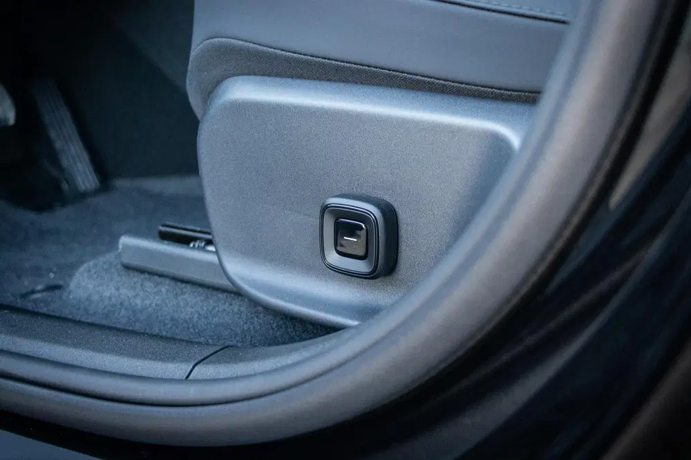 Volvo EX30 P5 Long Range Ultra Black Edition 69 kWh E uit 2026, foto 9