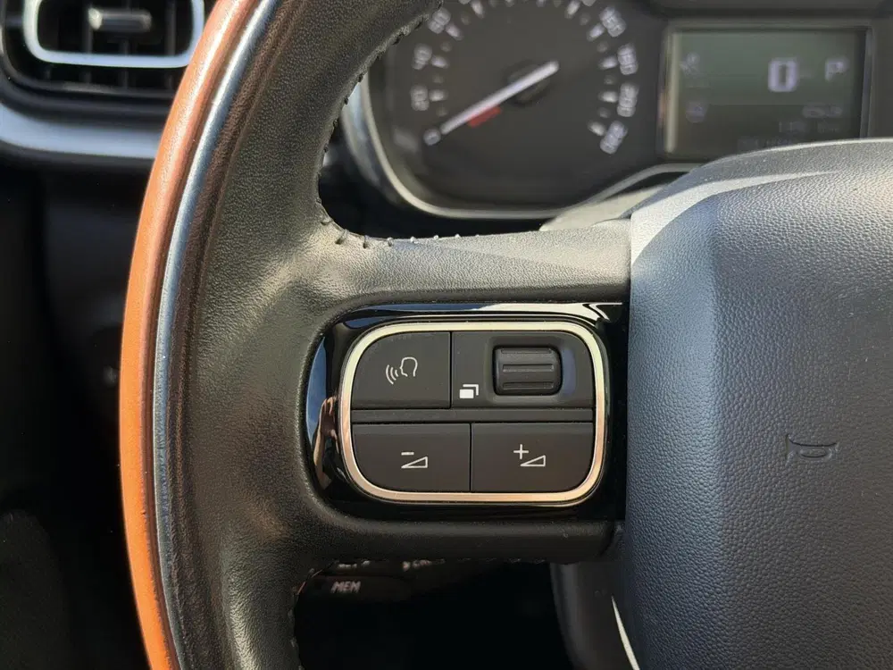 Citroën C3 Citroen C3 1.2 PureTech Shine uit 2020, foto 13