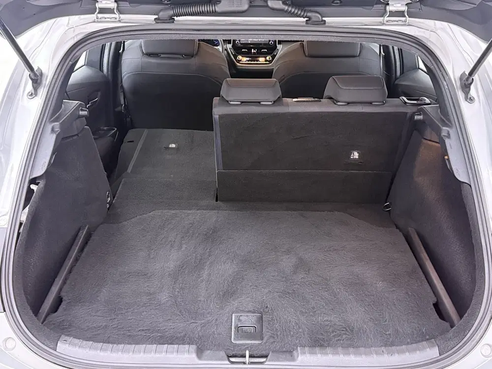 Toyota Corolla 2.0 Hybrid First Edition uit 2019, foto 13