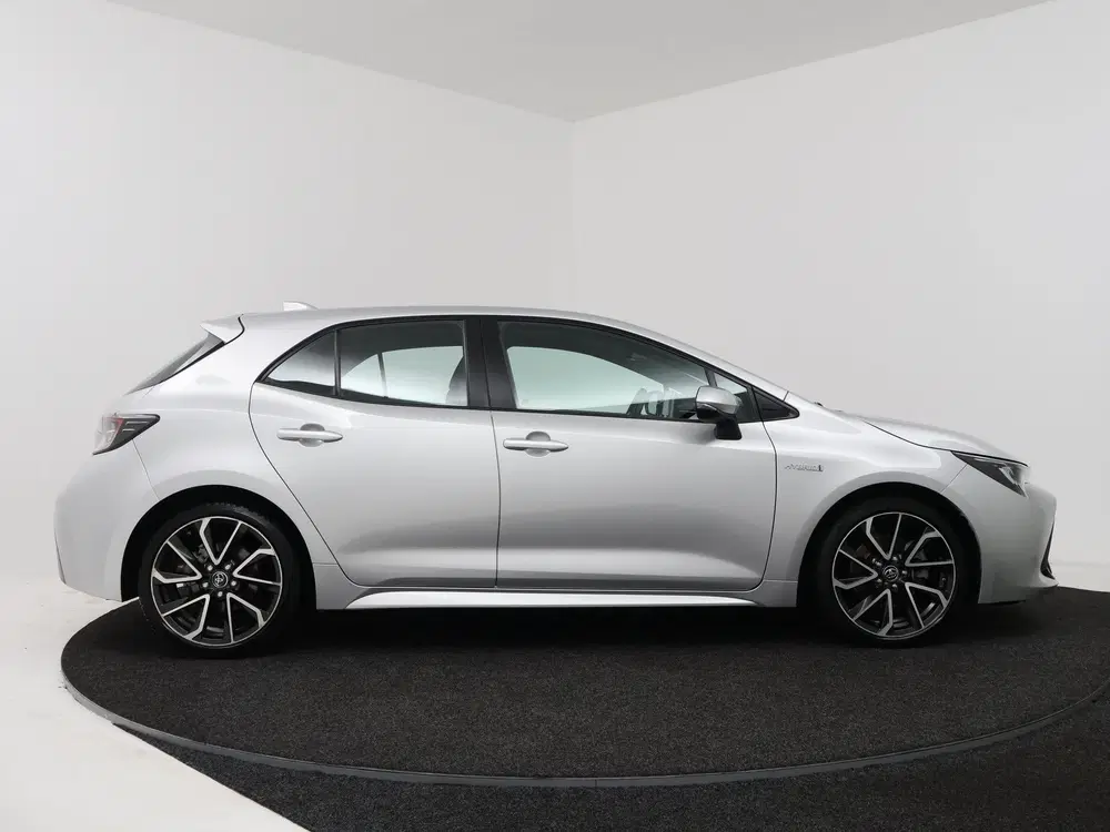 Toyota Corolla 2.0 Hybrid First Edition uit 2019, foto 14