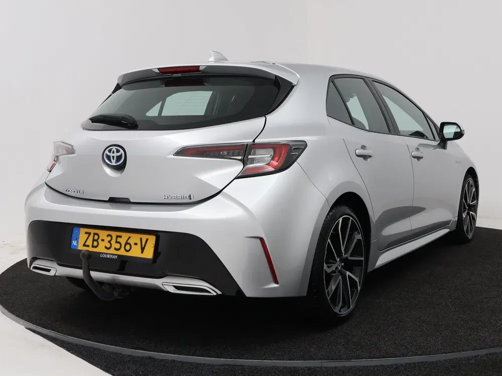 Toyota Corolla 2.0 Hybrid First Edition uit 2019, foto 2