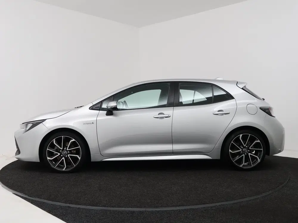 Toyota Corolla 2.0 Hybrid First Edition uit 2019, foto 3