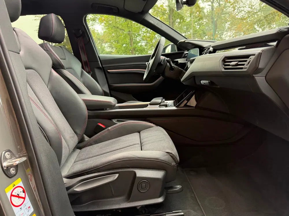 Audi Q8 e-tron 55 quattro S Edition Competition 115 kWh uit 2023, foto 11