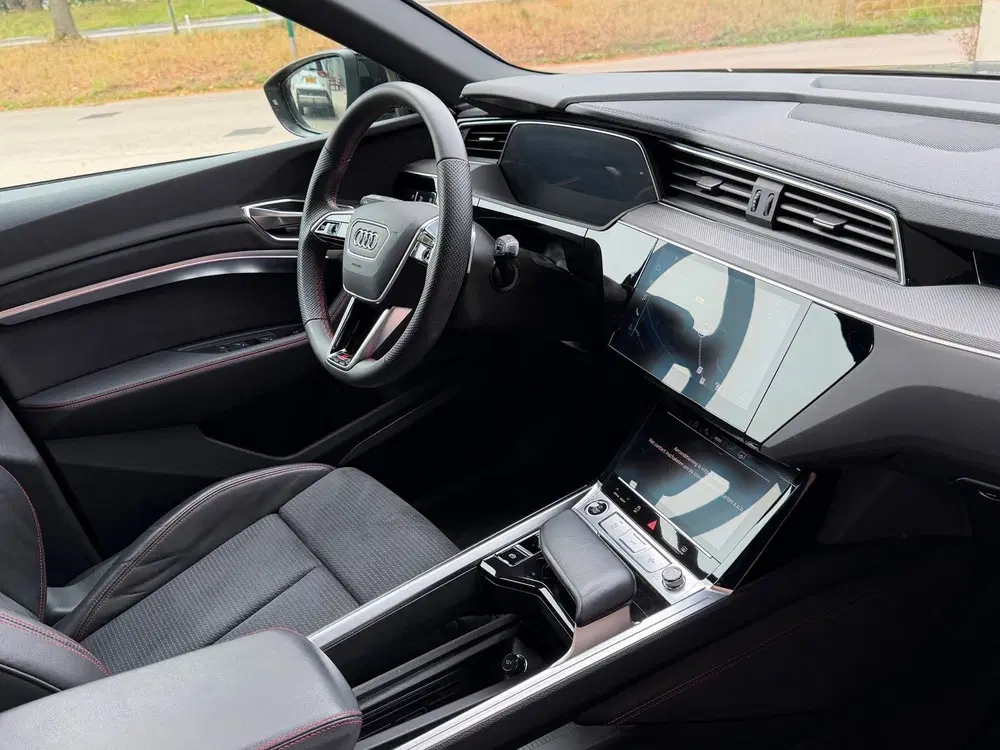 Audi Q8 e-tron 55 quattro S Edition Competition 115 kWh uit 2023, foto 13