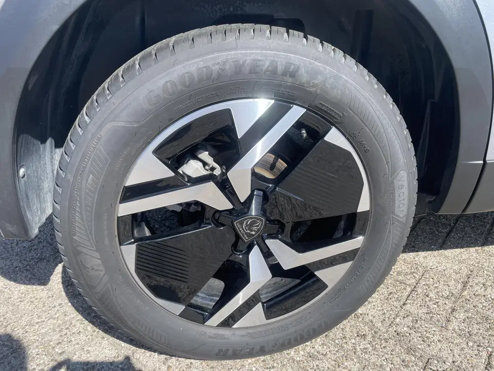 Peugeot 2008 1.2 Hybrid 145 GT uit 2025, foto 10