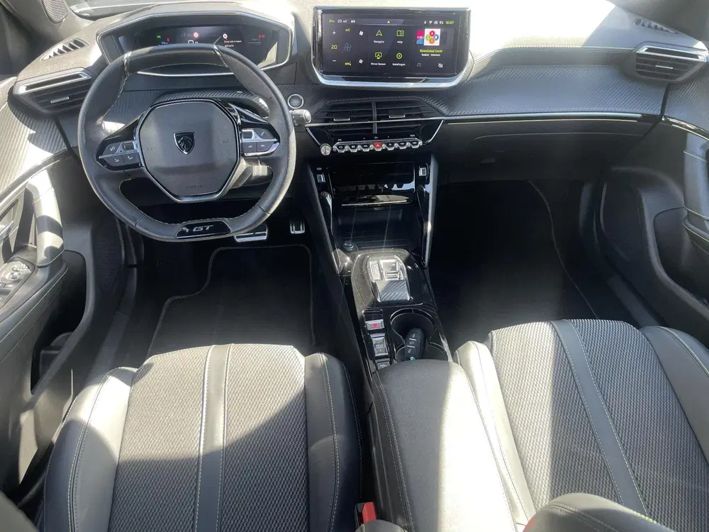 Peugeot 2008 1.2 Hybrid 145 GT uit 2025, foto 11