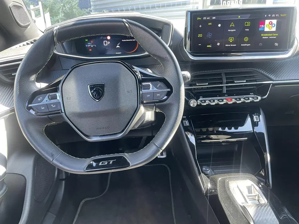 Peugeot 2008 1.2 Hybrid 145 GT uit 2025, foto 12