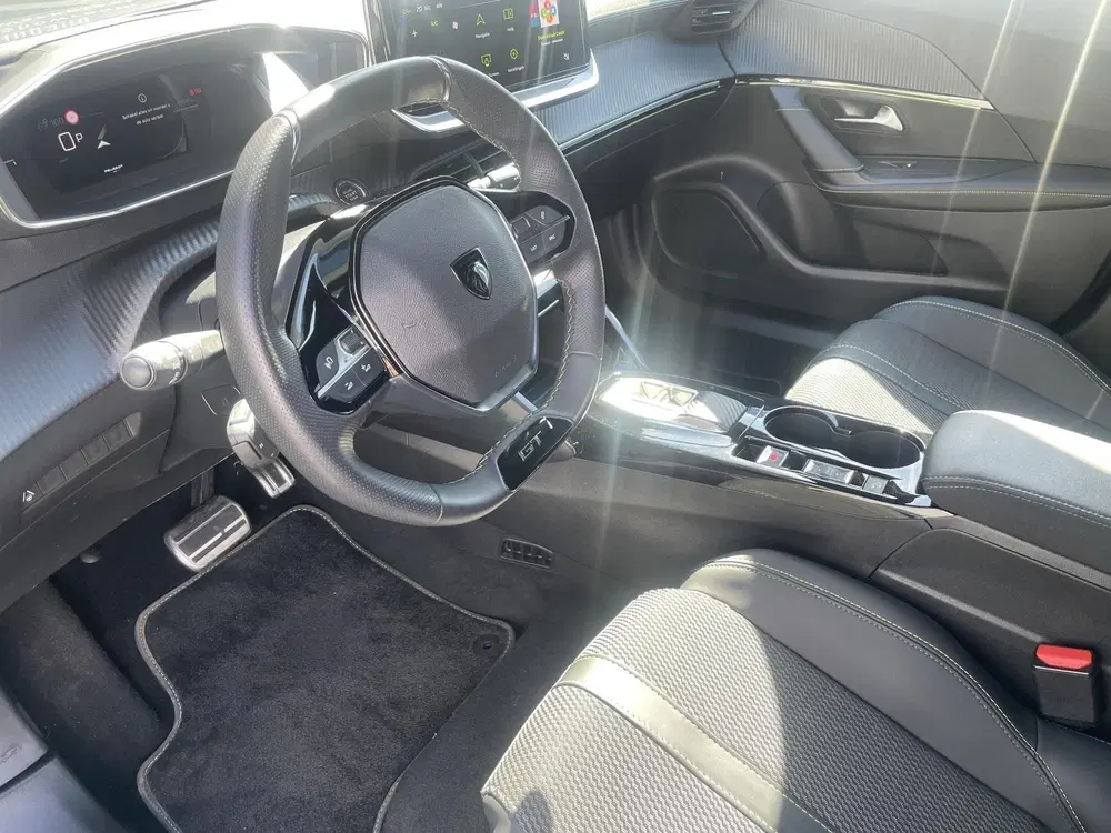 Peugeot 2008 1.2 Hybrid 145 GT uit 2025, foto 13