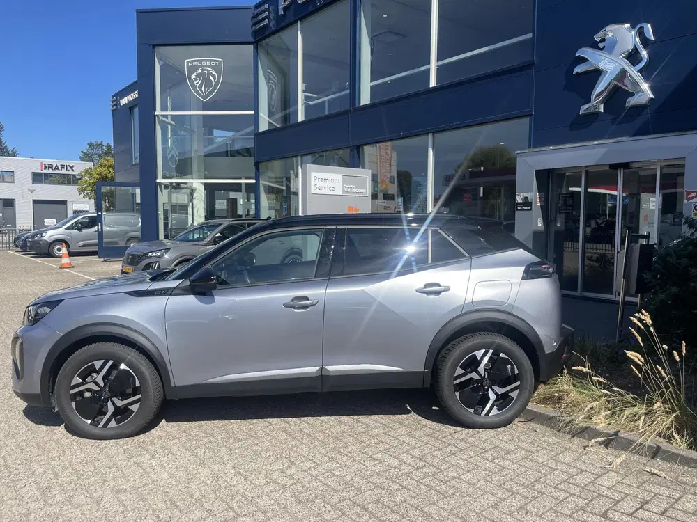 Peugeot 2008 1.2 Hybrid 145 GT uit 2025, foto 3