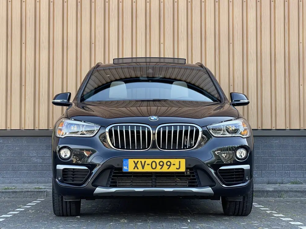 BMW X1 sDrive20i Orange Edition III uit 2019, foto 2
