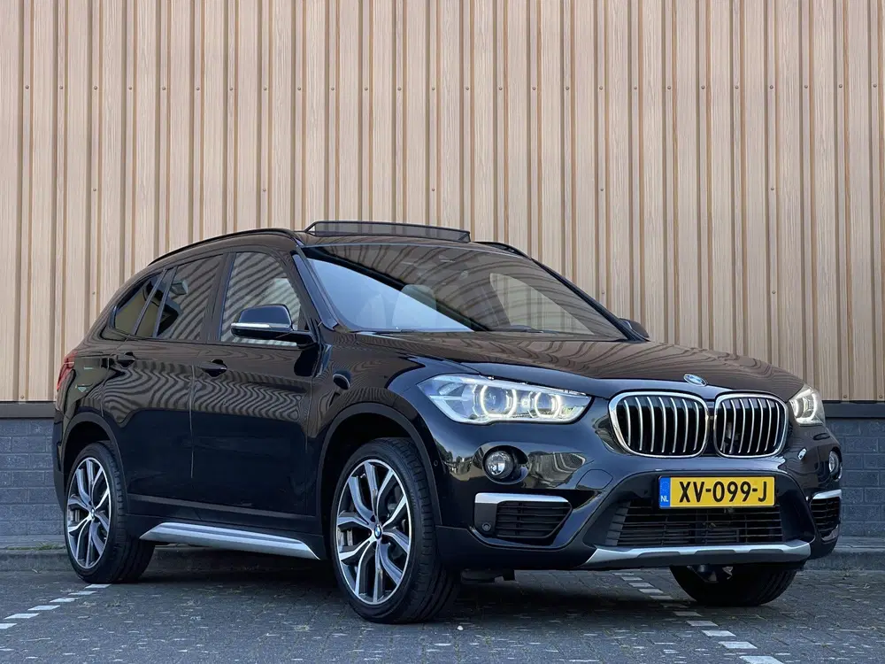 BMW X1 sDrive20i Orange Edition III uit 2019, foto 3