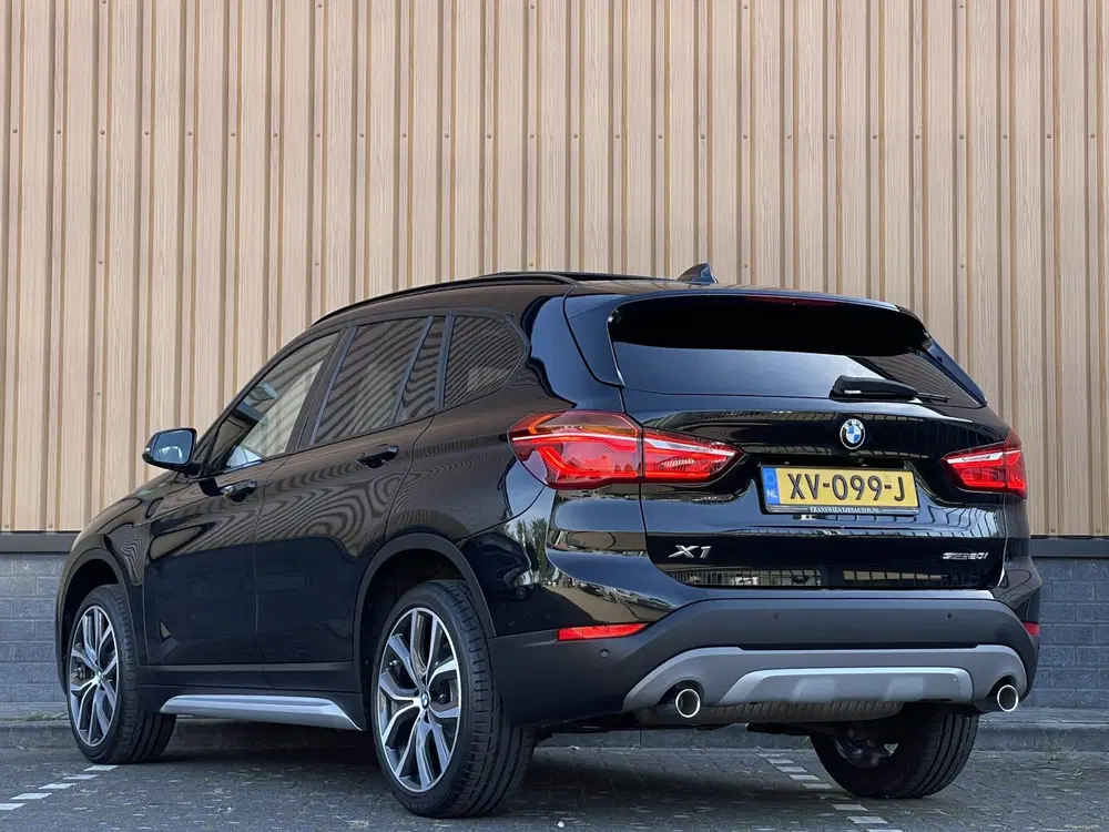 BMW X1 sDrive20i Orange Edition III uit 2019, foto 7