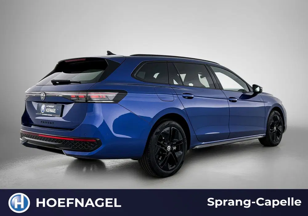 Volkswagen Passat 1.5 eHybrid R-Line Edition uit 2025, foto 2