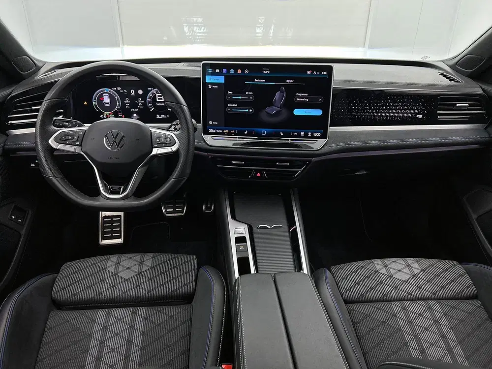 Volkswagen Passat 1.5 eHybrid R-Line Edition uit 2025, foto 4