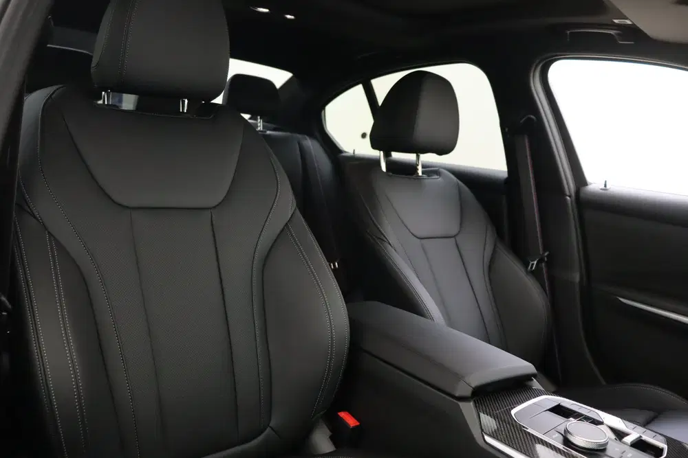 BMW 3-serie 330e M Sport Automaat uit 2026, foto 12