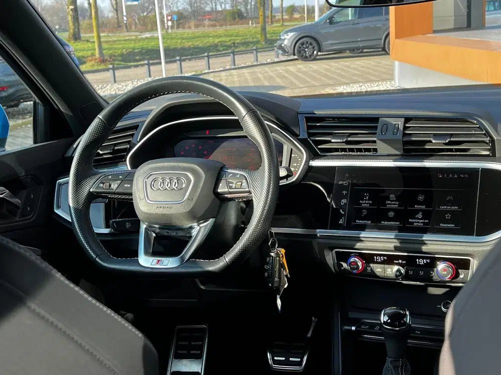 Audi Q3 35 TFSI uit 2021, foto 2