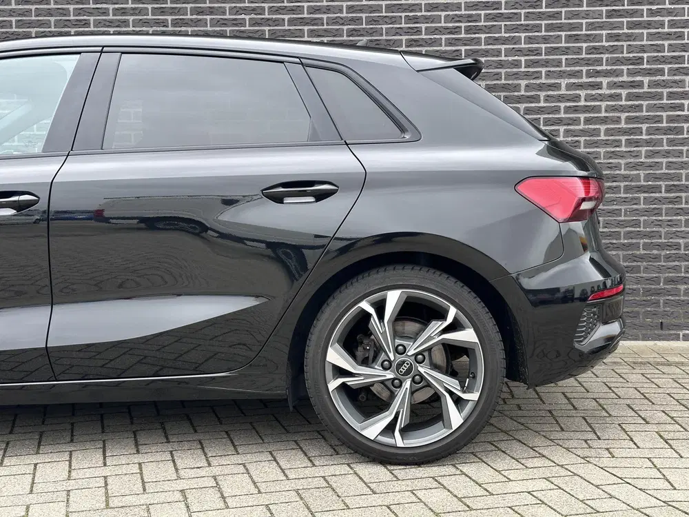 Audi A3 40 TFSI quattro Advance Sport uit 2022, foto 8
