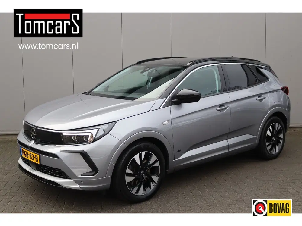 Opel Grandland 1.6T. Plug in Hybrid uit 2022