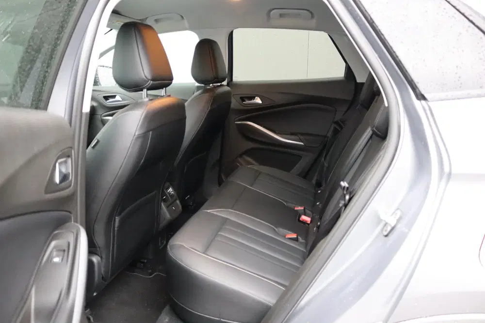 Opel Grandland 1.6T. Plug in Hybrid uit 2022, foto 13