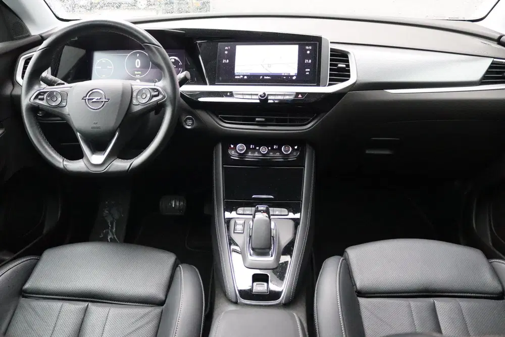 Opel Grandland 1.6T. Plug in Hybrid uit 2022, foto 6