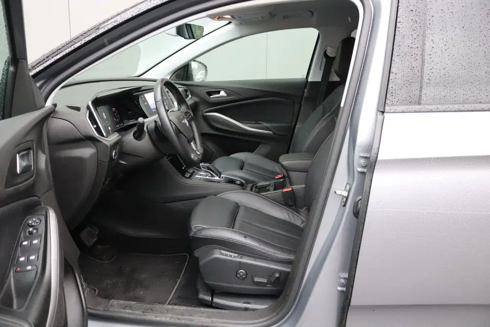 Opel Grandland 1.6T. Plug in Hybrid uit 2022, foto 7