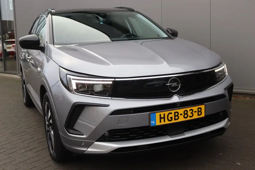 Opel Grandland 1.6T. Plug in Hybrid uit 2022, foto 9