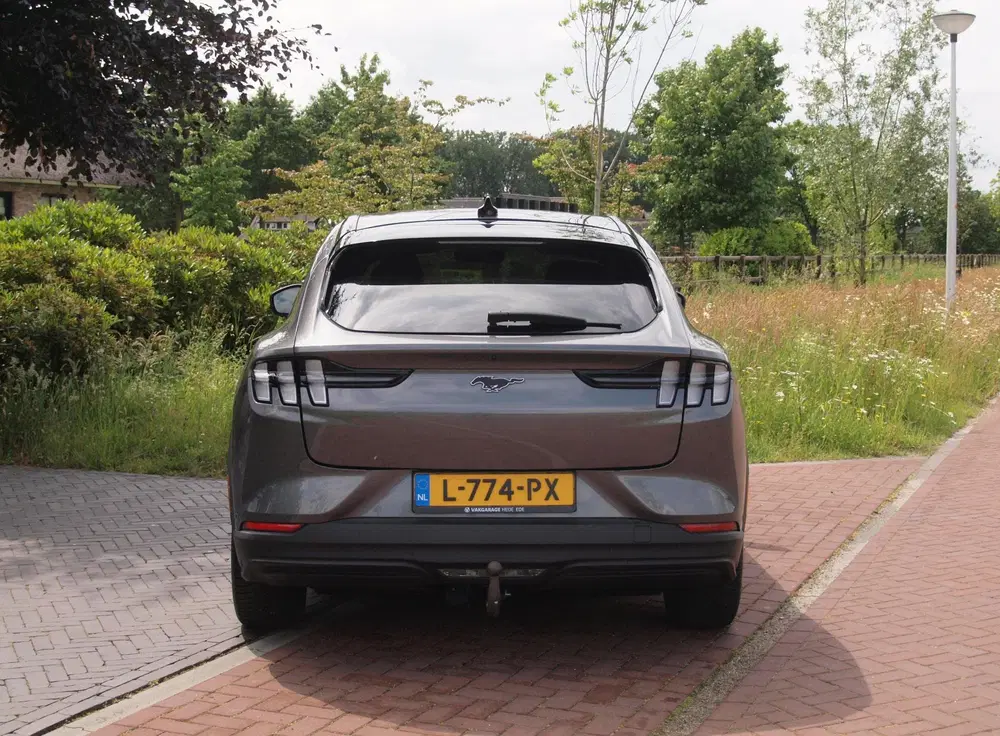 Ford Mustang Mach-E Extended RWD 98 kWh uit 2021, foto 9