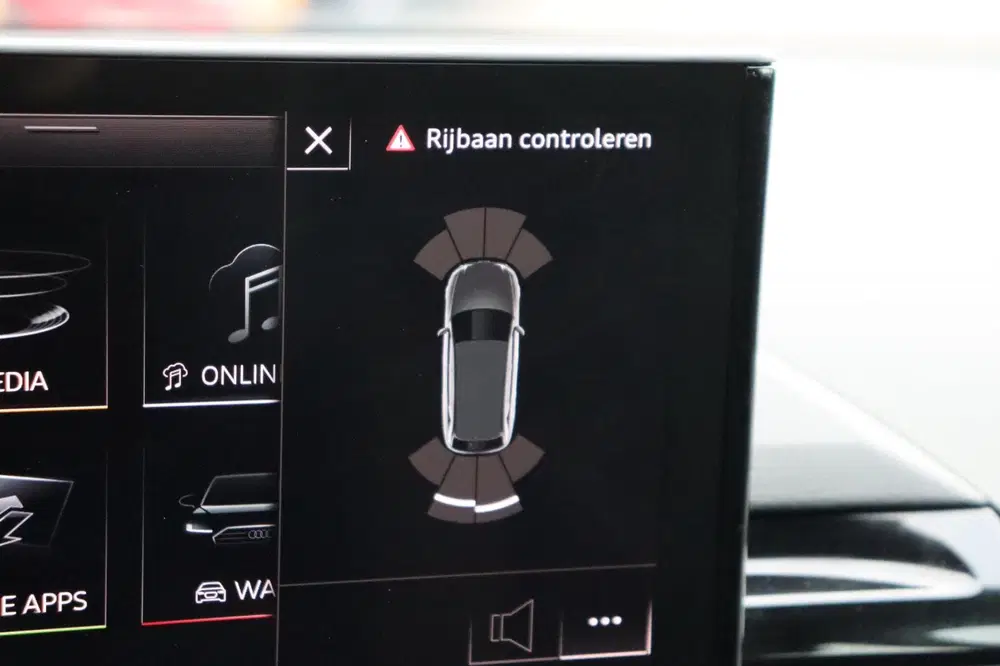 Audi A4 TFSI Advanced Edition Avant orgNL el.trekh uit 2023, foto 13