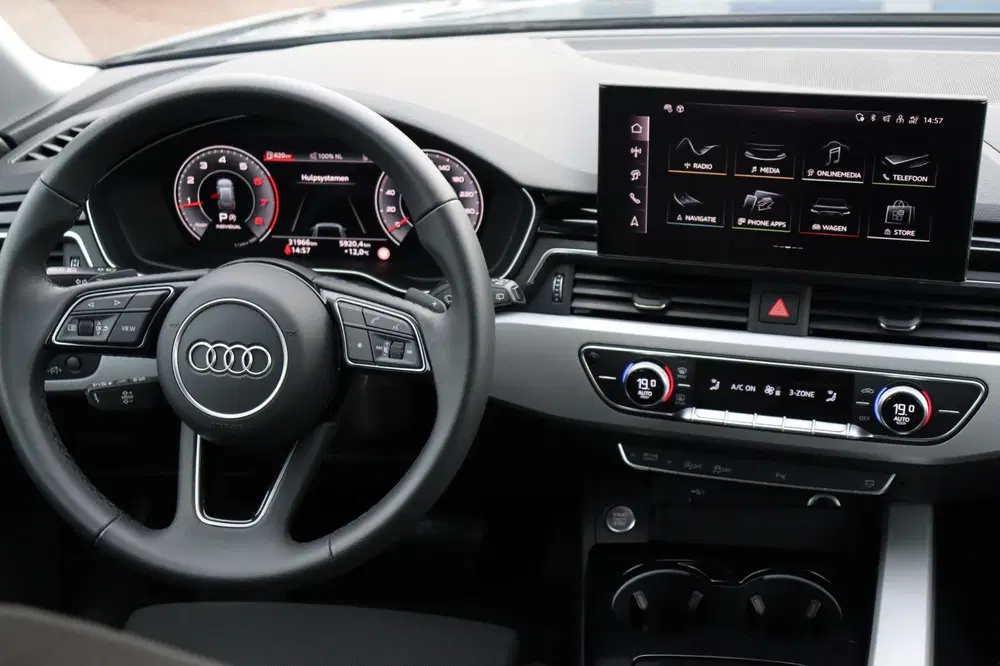 Audi A4 TFSI Advanced Edition Avant orgNL el.trekh uit 2023, foto 14