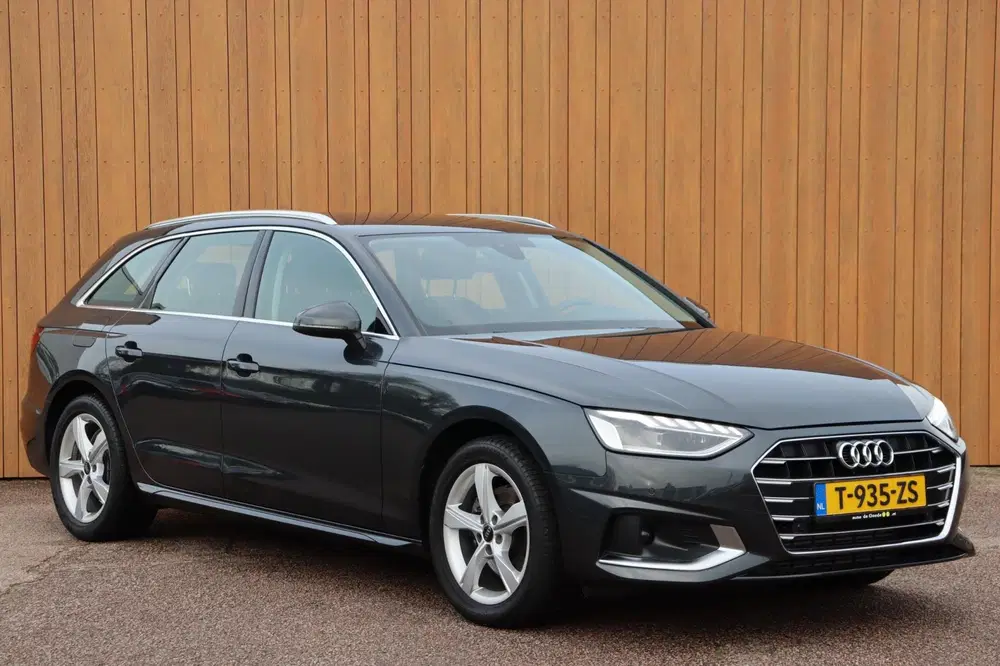 Audi A4 TFSI Advanced Edition Avant orgNL el.trekh uit 2023, foto 2