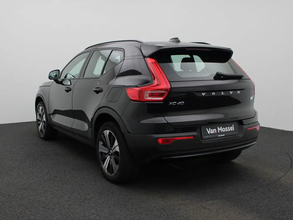 Volvo EX40 XC40 Recharge Core uit 2023, foto 2