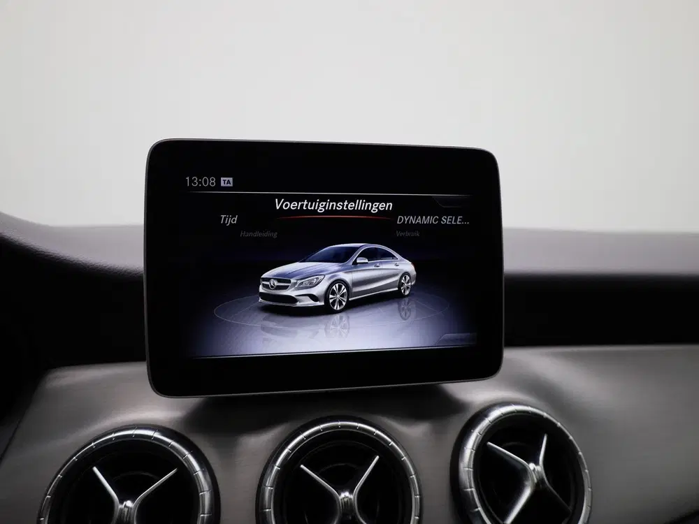 Mercedes-Benz CLA 180 Business Solution AMG uit 2019, foto 15