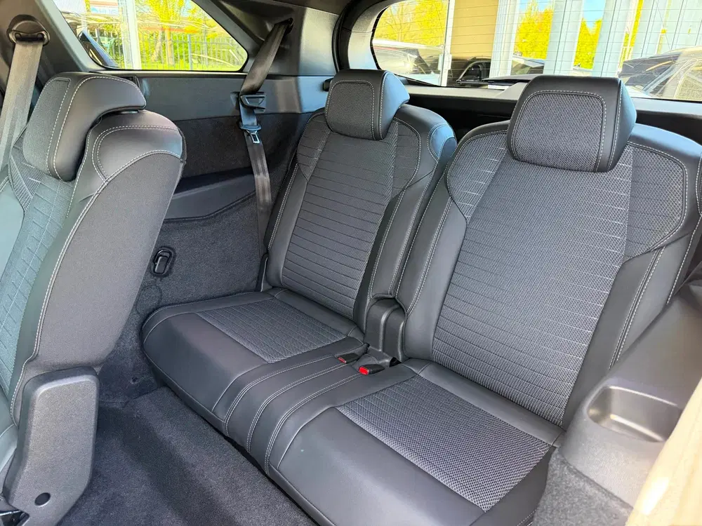Peugeot 5008 1.2 Hybrid 145 GT 7p. CAMERA uit 2026, foto 10