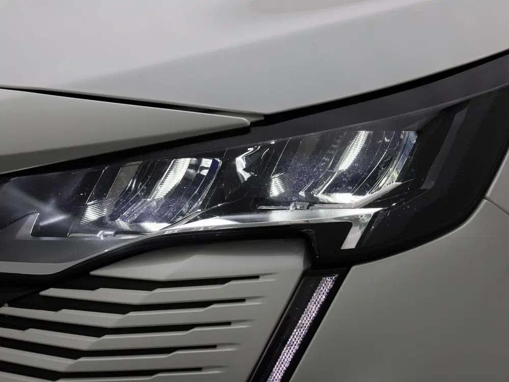 Peugeot 3008 1.2 PureTech 96kW S&S Allure uit 2021, foto 13