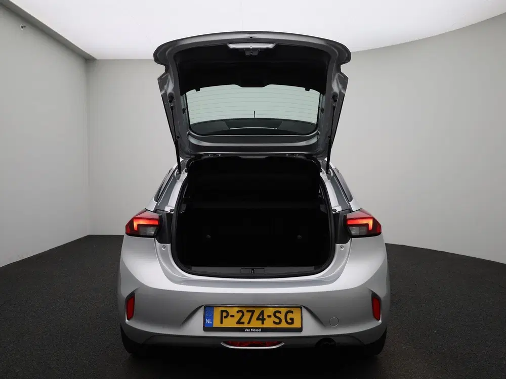 Opel Corsa 1.2 Edition uit 2022, foto 11