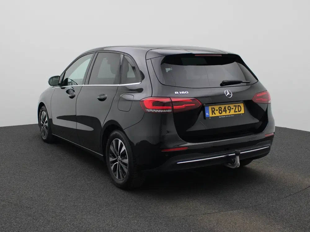 Mercedes-Benz B-Klasse 180 Business Line uit 2023, foto 2