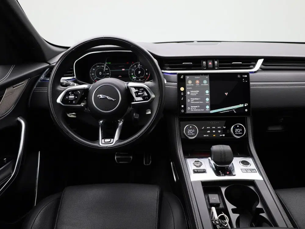 Jaguar F-Pace 2.0 P400e PHEV SE uit 2023, foto 7