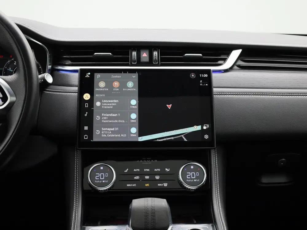 Jaguar F-Pace 2.0 P400e PHEV SE uit 2023, foto 9
