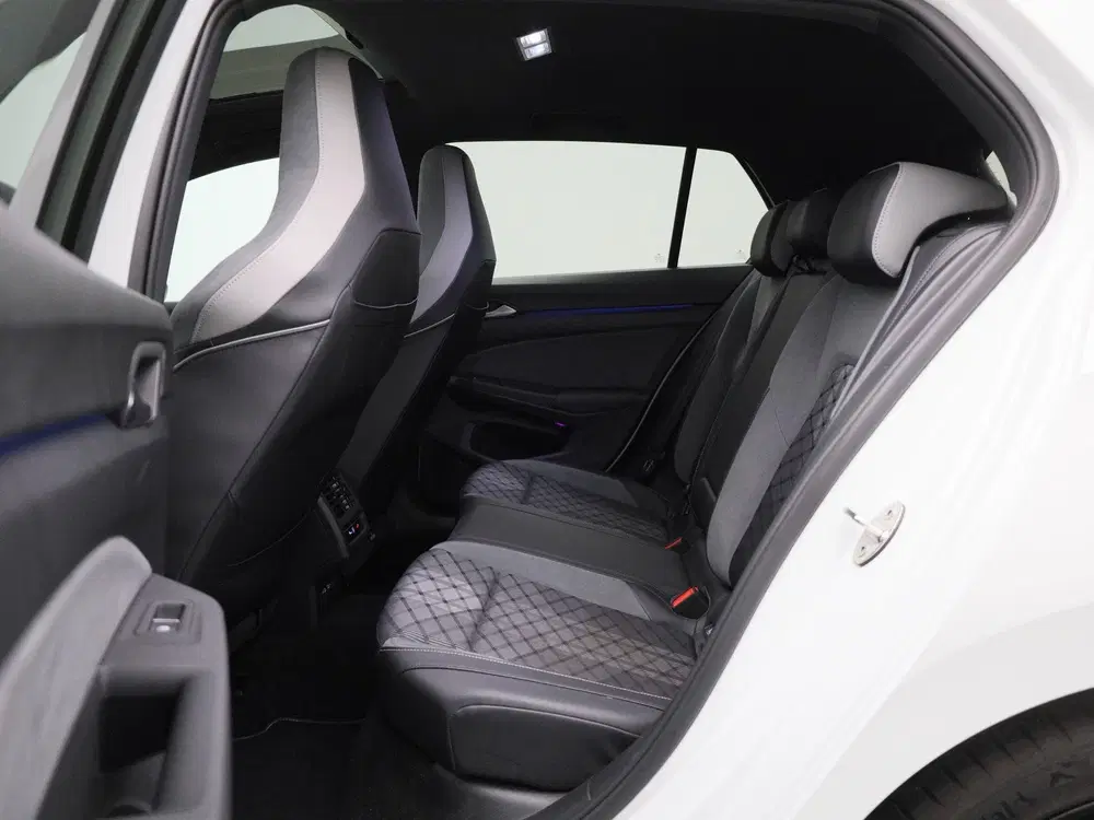 Volkswagen Golf 1.5 eTSI R-Line Business uit 2024, foto 12