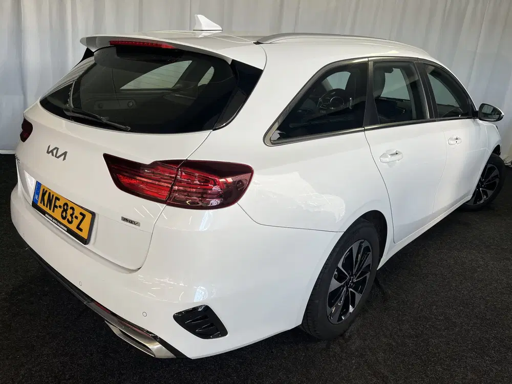 Kia Ceed 1.6 GDI PHEV PLUG-IN DynamicLine 1E EIG uit 2023, foto 3