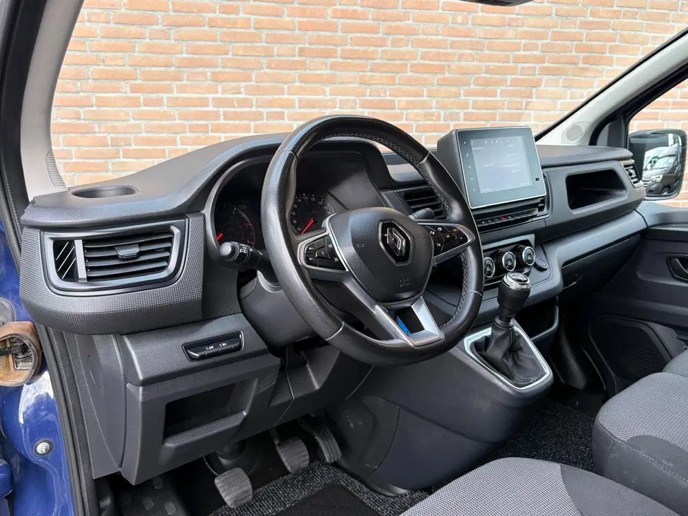 Renault Trafic 2.0DCI 130PK Lang uit 2022, foto 2
