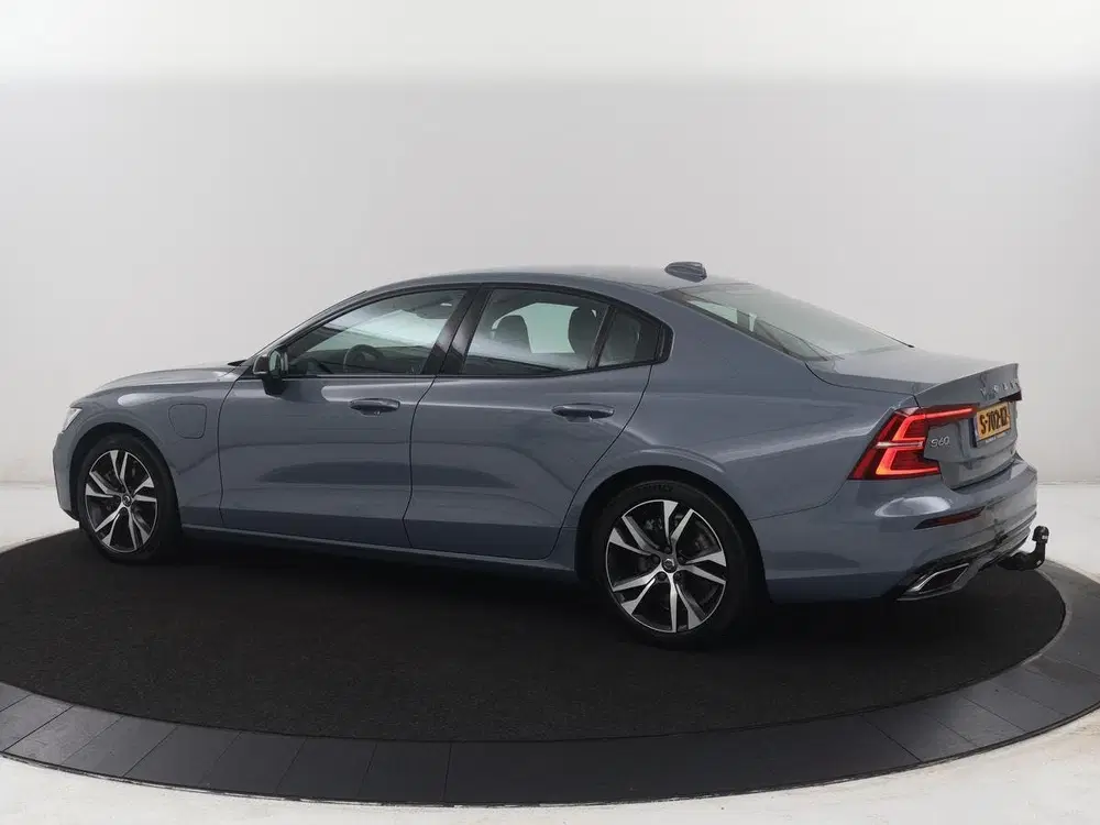 Volvo S60 2.0 Recharge T8 AWD R-Design uit 2023, foto 2