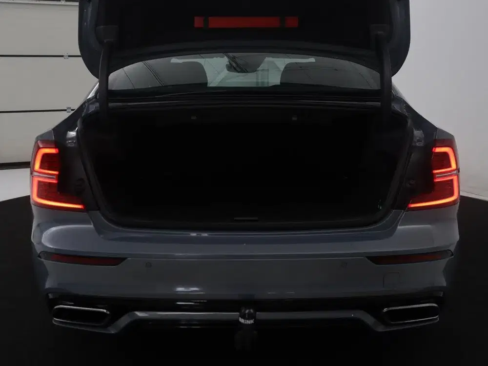 Volvo S60 2.0 Recharge T8 AWD R-Design uit 2023, foto 9