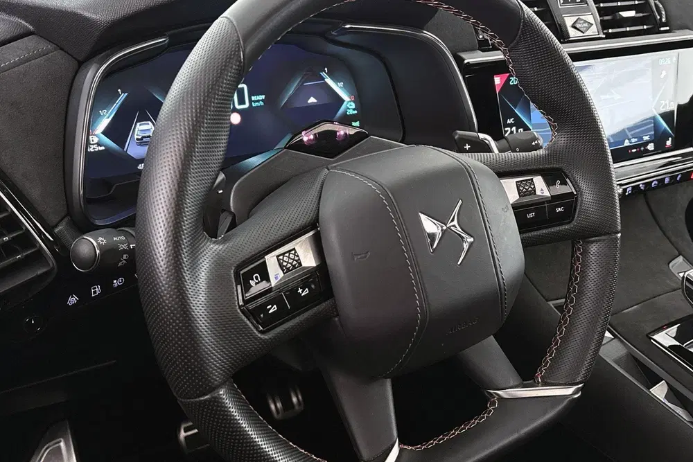 DS Automobiles DS 7 Crossback DS 7 Crossback E-Tense 4x4 Performance Lin uit 2021, foto 10