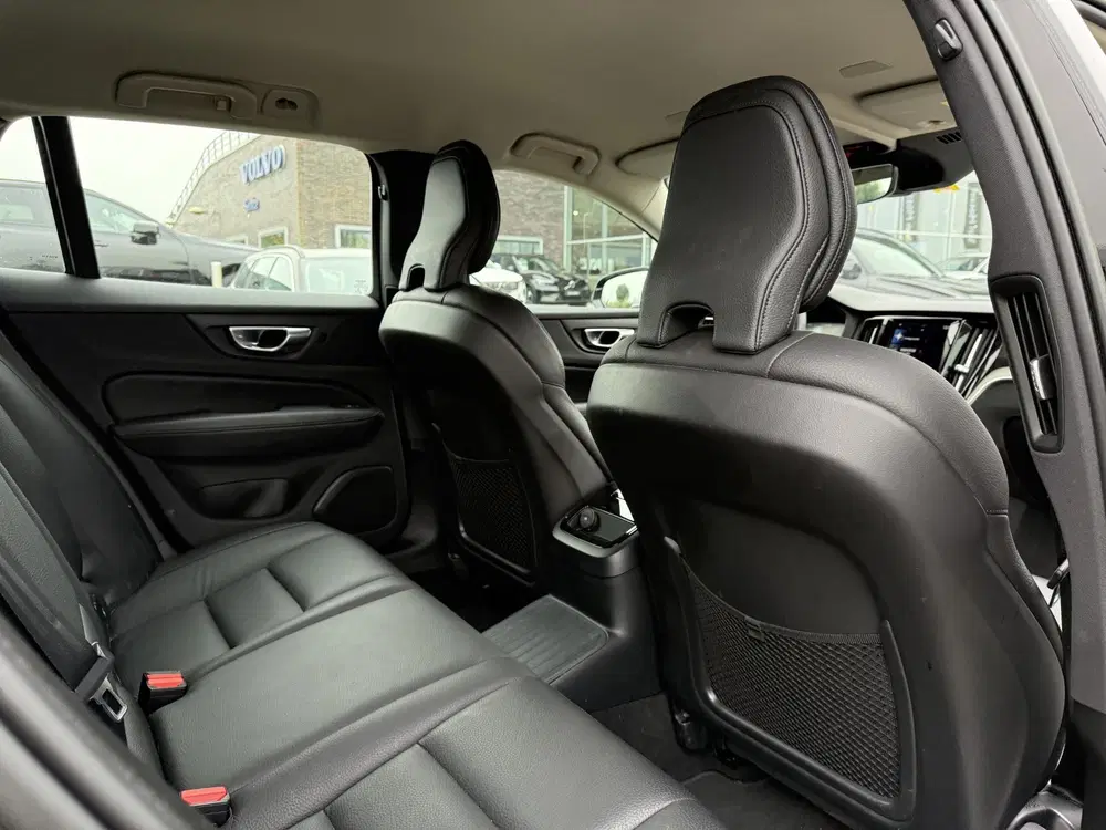 Volvo V60 2.0 T6 Recharge AWD Inscription uit 2022, foto 11