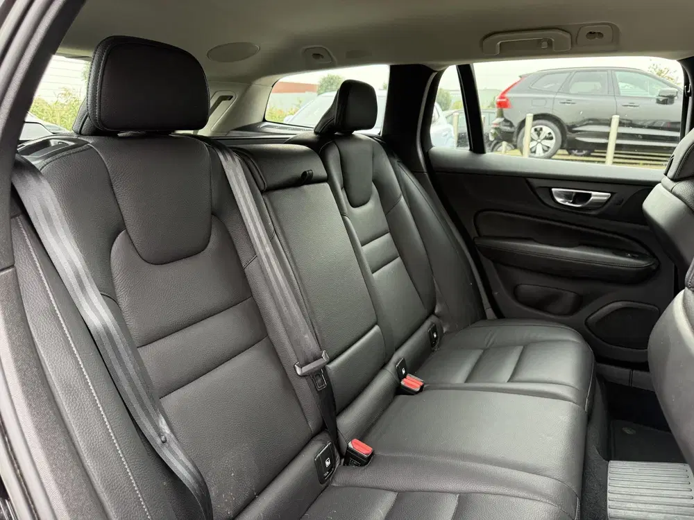 Volvo V60 2.0 T6 Recharge AWD Inscription uit 2022, foto 12