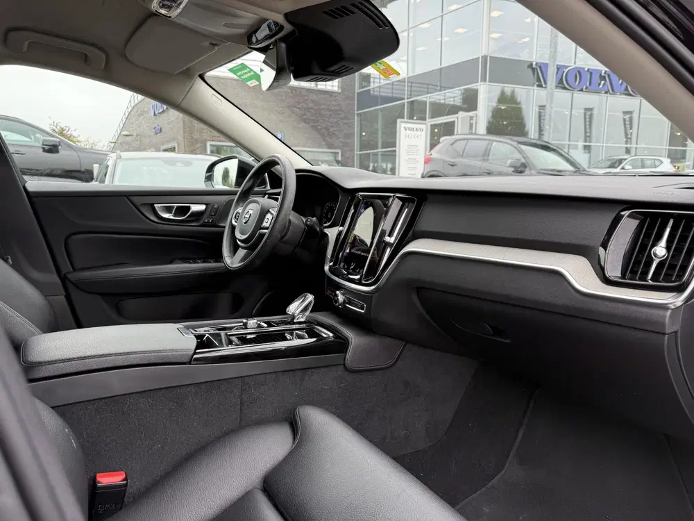 Volvo V60 2.0 T6 Recharge AWD Inscription uit 2022, foto 13