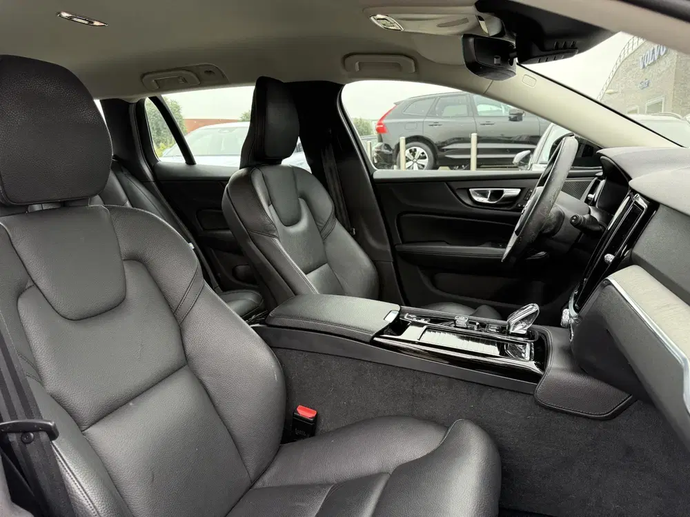 Volvo V60 2.0 T6 Recharge AWD Inscription uit 2022, foto 14